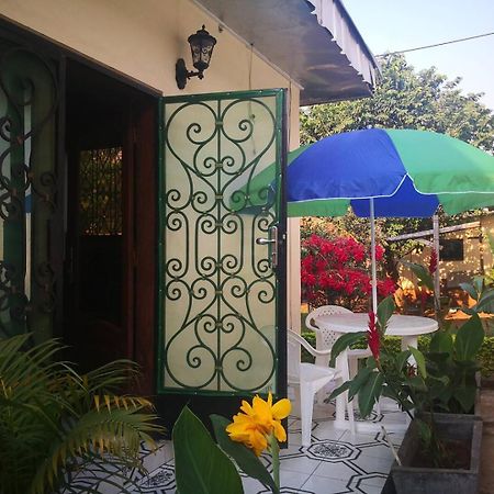Tout Confort Avec Jardin Entree Bastos ياوندي المظهر الخارجي الصورة