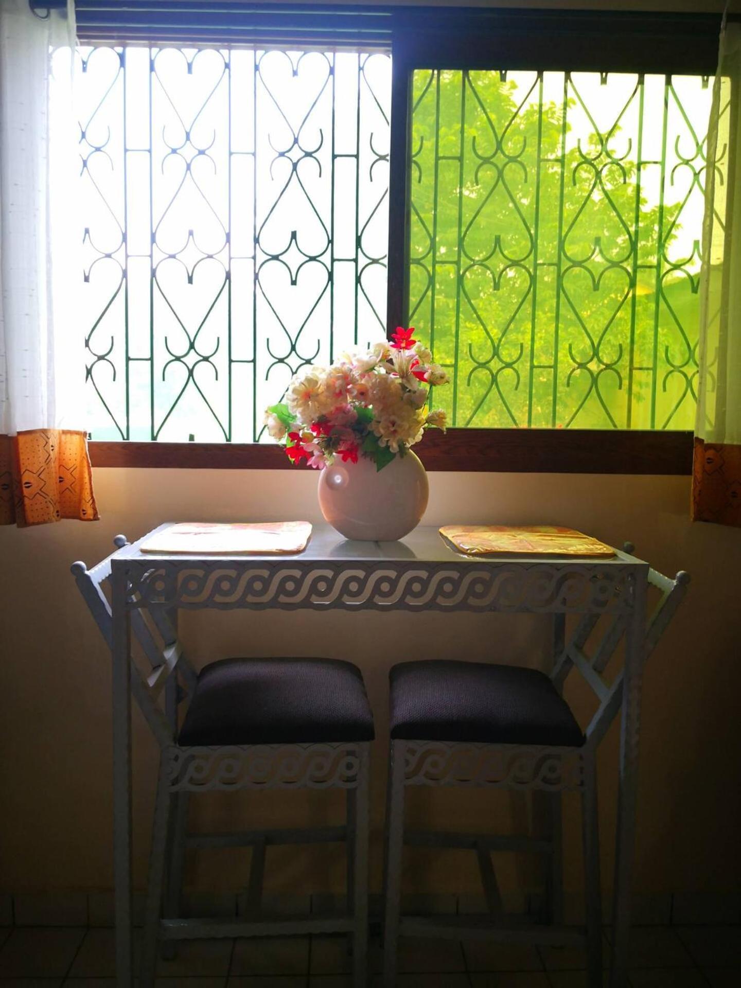Tout Confort Avec Jardin Entree Bastos ياوندي المظهر الخارجي الصورة